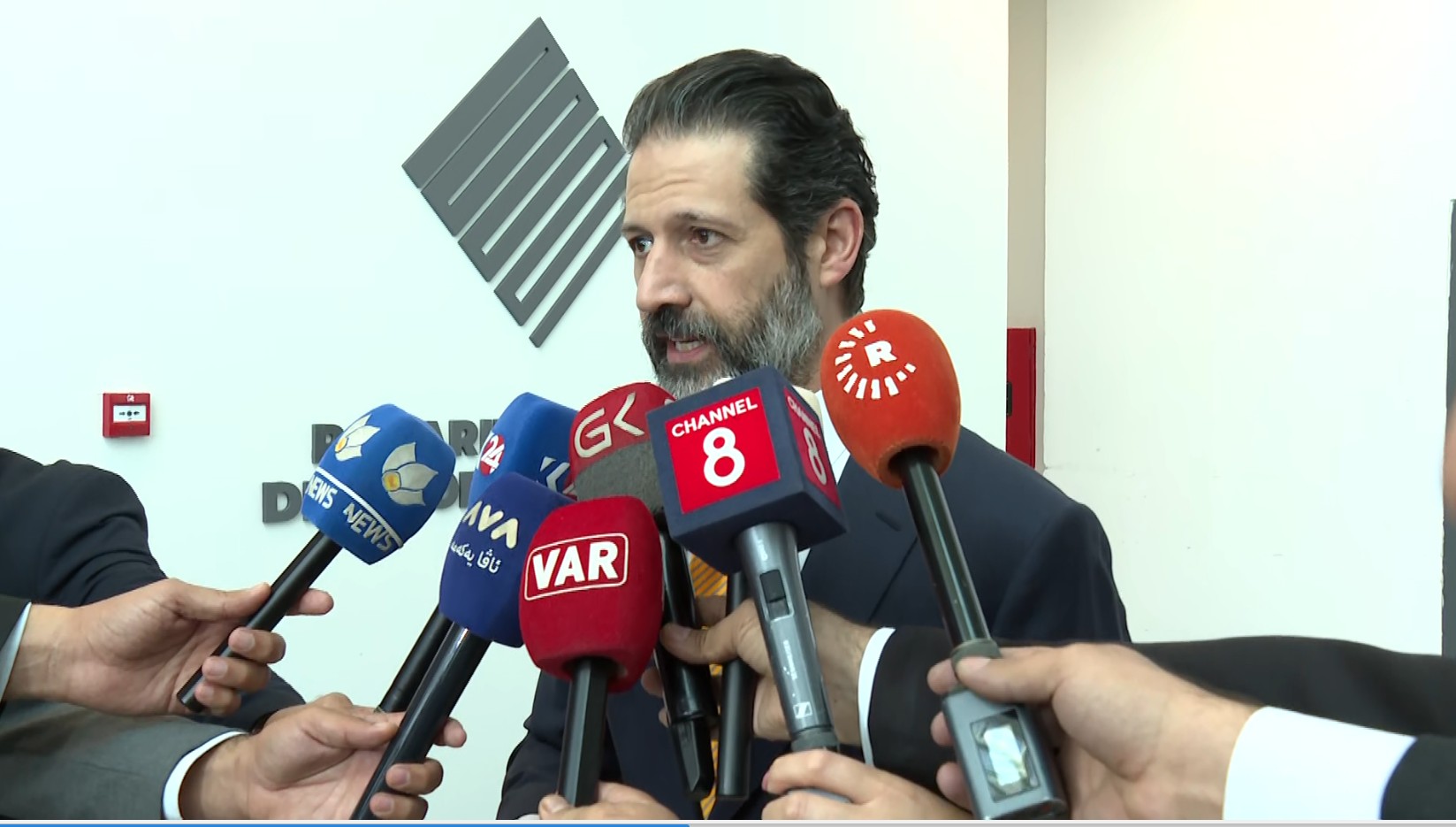 قوباد تاڵەبانی: پێکنەهێنانی حکومەت خەریکە دەبێتە پەڵەیەکی ڕەش